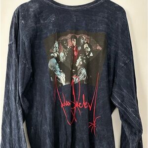 Diamond Supply x Thriller Collaboration
Long-sleeve shirt
XXL
Blue acid washed